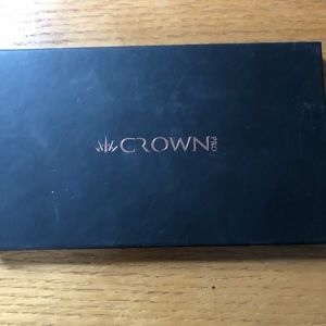 Crown eyeshadow palette